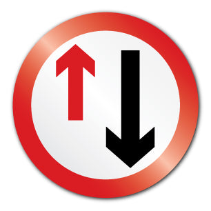 Oncoming traffic 600mmx600mm (Rigid PVC) - Direct Signs